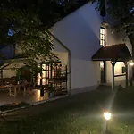 Zsuzsa Apartmanhaz Sukoró