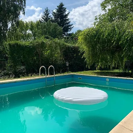 Zsuzsa Apartmanhaz Holiday home *