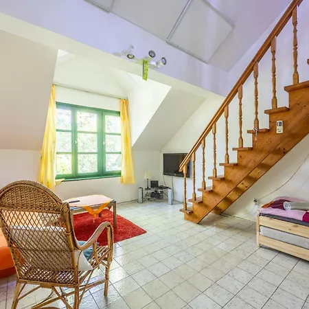 Zsuzsa Apartmanhaz Feriehus