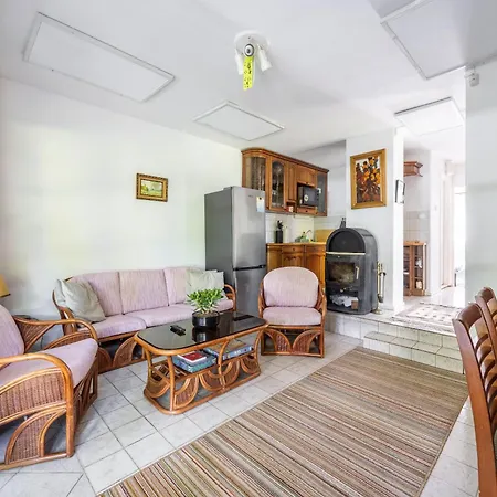 Zsuzsa Apartmanhaz Feriehus Sukoró