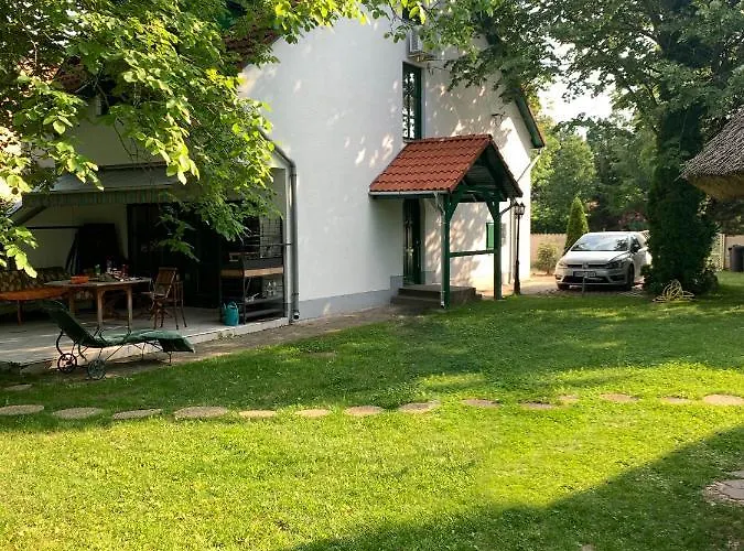 بيت للعطل Zsuzsa Apartmanhaz *
