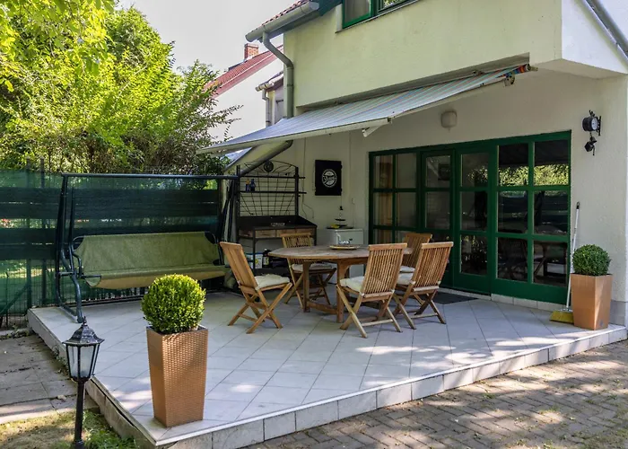 Zsuzsa Apartmanhaz Feriehus *